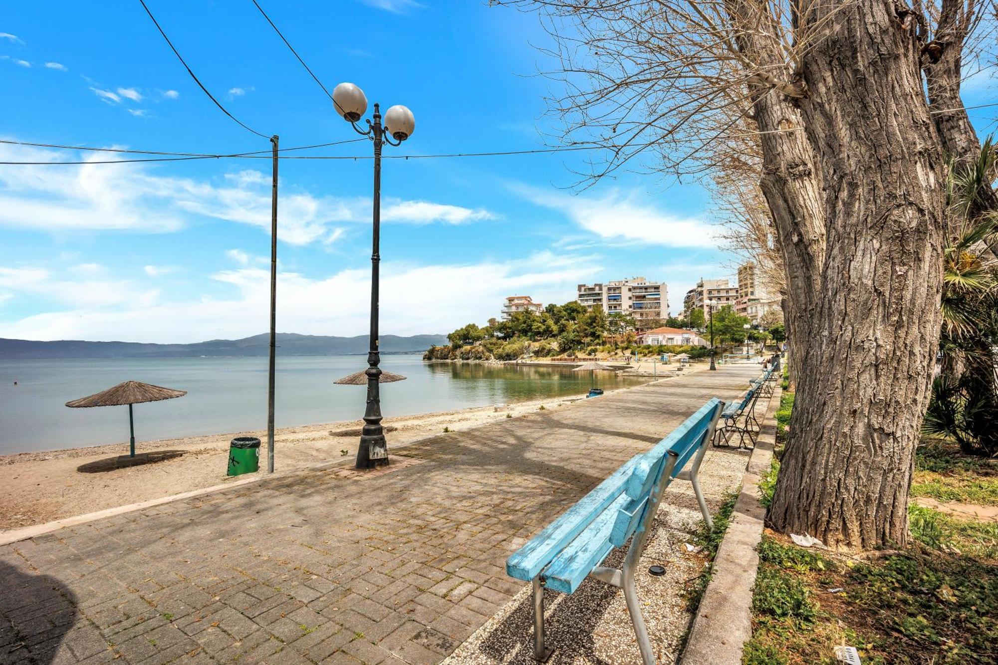 Fabulous Central Apartment Close To The Sea! Chalkida Exterior photo