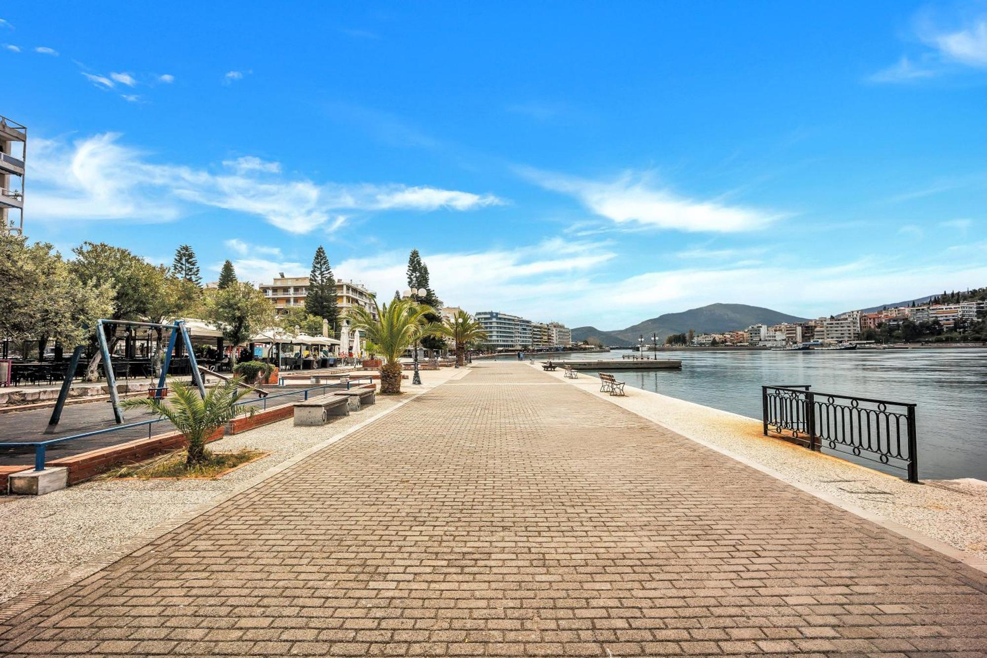 Fabulous Central Apartment Close To The Sea! Chalkida Exterior photo